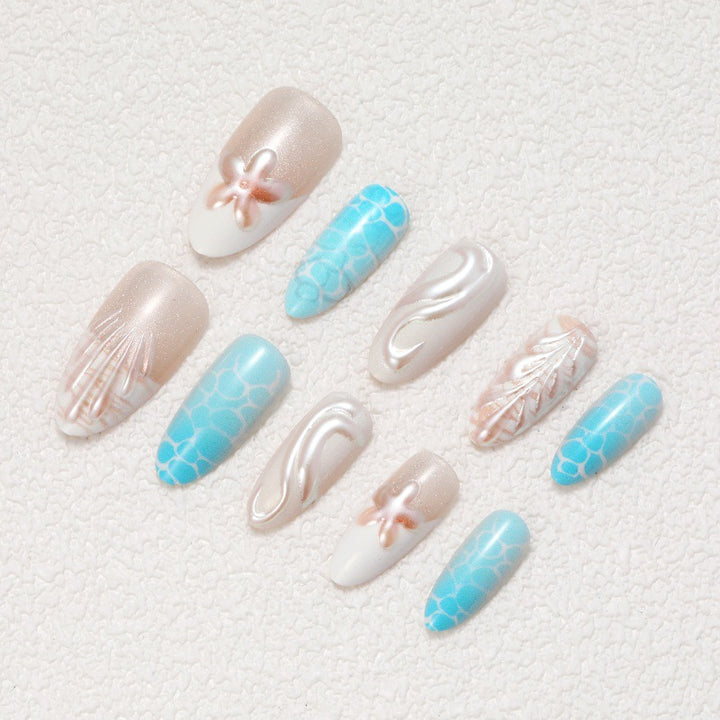 Exclusive art nails with maritime accents Bowlift