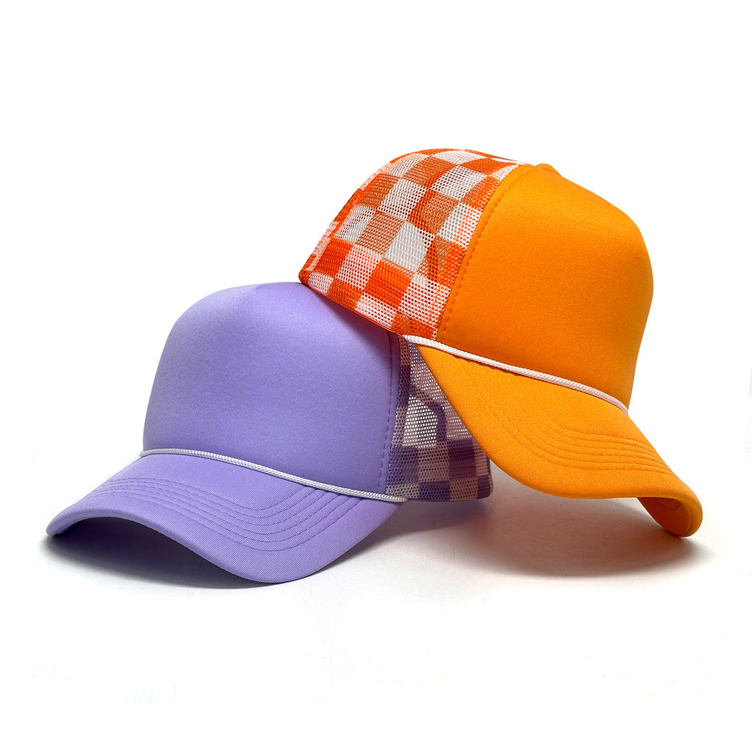 Women's Sporty Trucker Cap with Mesh Insert Bowlift
