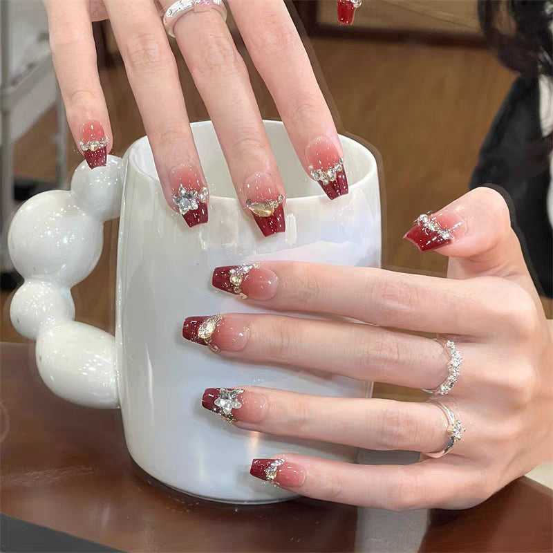 Decorative Rhinestone-Embellished Nail Art Bowlift