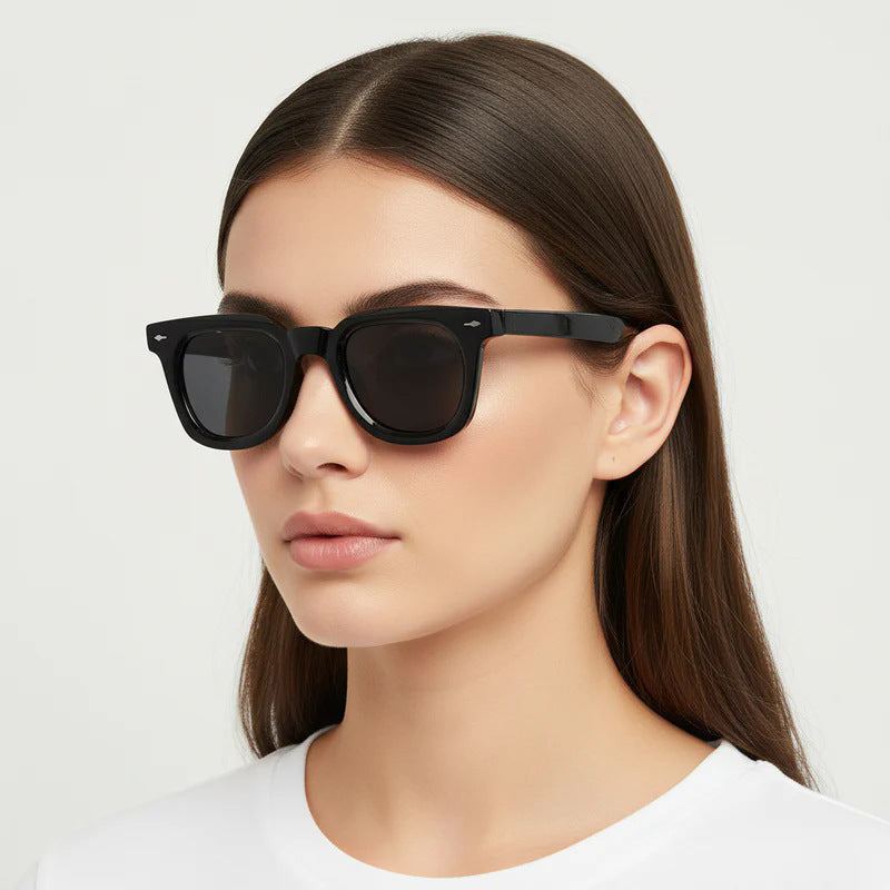 Ladies Fashion Sunglasses in Elegant Retro Style Bowlift