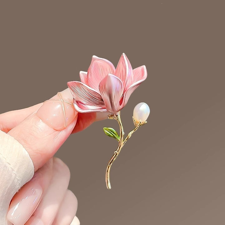 Elegant flower brooch Bowlift