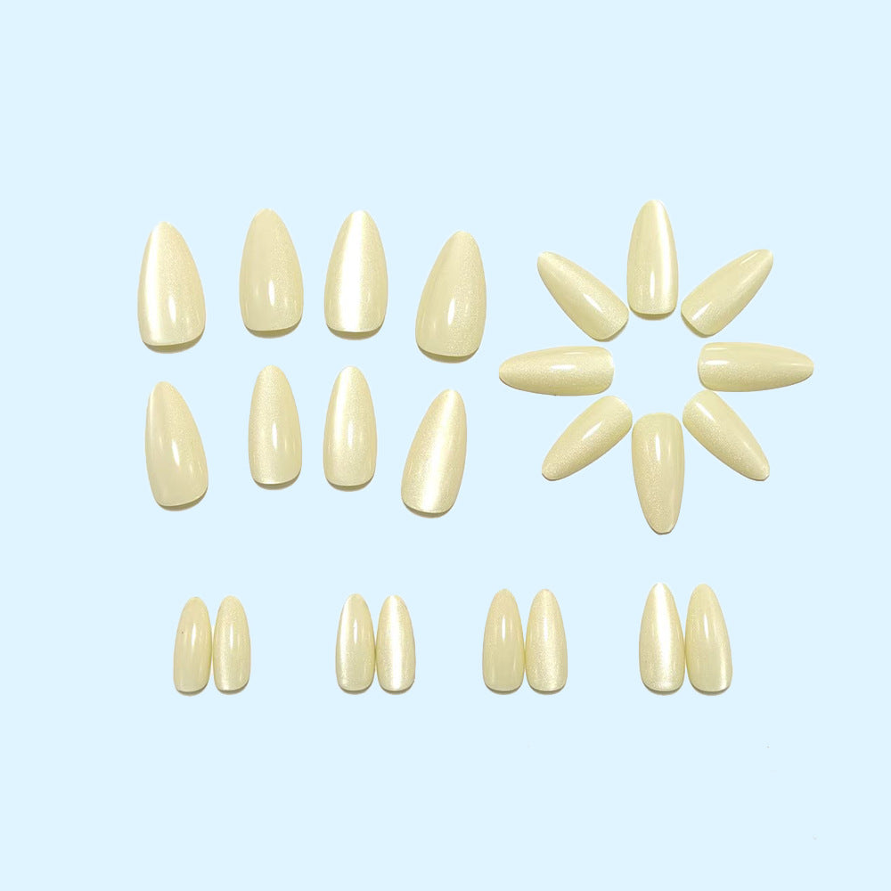 Shiny and Luxurious Artificial Nails Bowlift