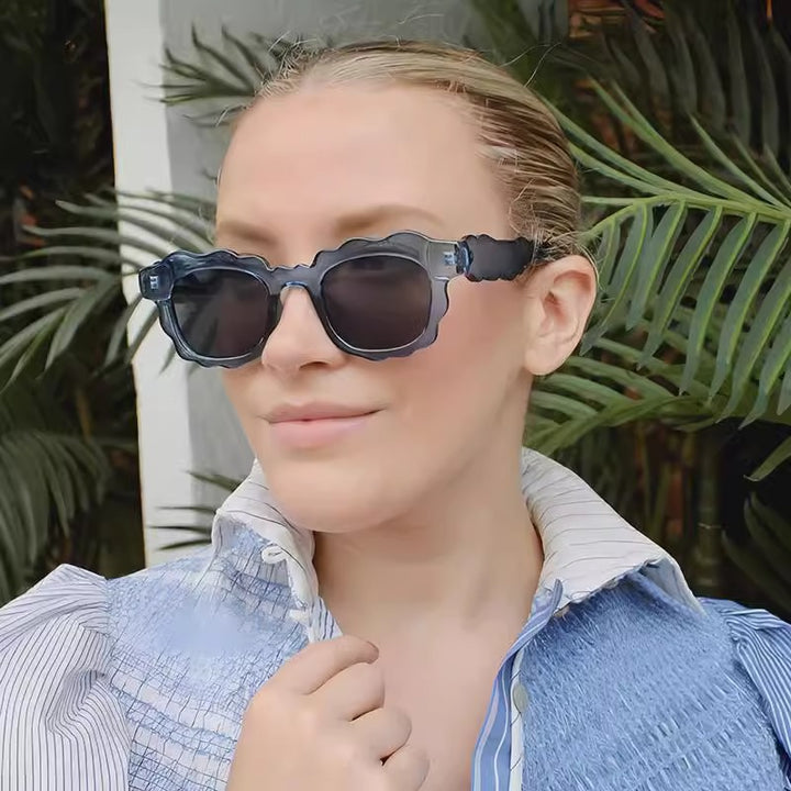 Women's eye-catching sunglasses in creatively designed cloud frame Bowlift