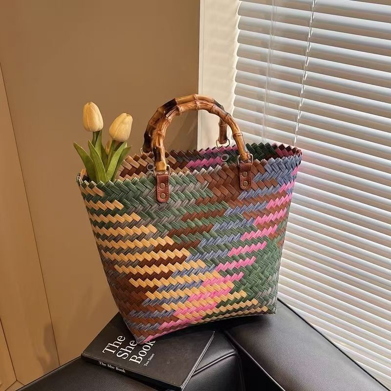 Striking Handbag Bowlift