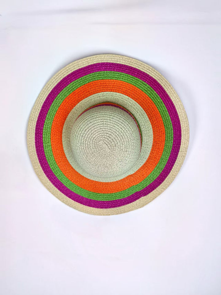 Summery beach bag and sun hat Bowlift