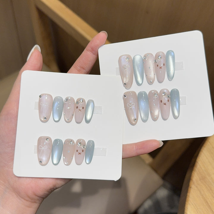 Artificial nails with playful details Bowlift