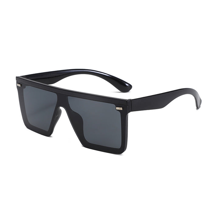Women's Sporty Oversized Sunglasses with Modern Frame Bowlift