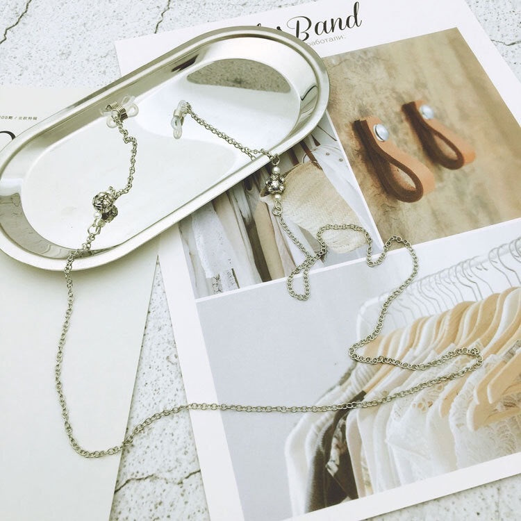 Fashionable Glasses Holder Chain Made of High-Quality Metal Bowlift