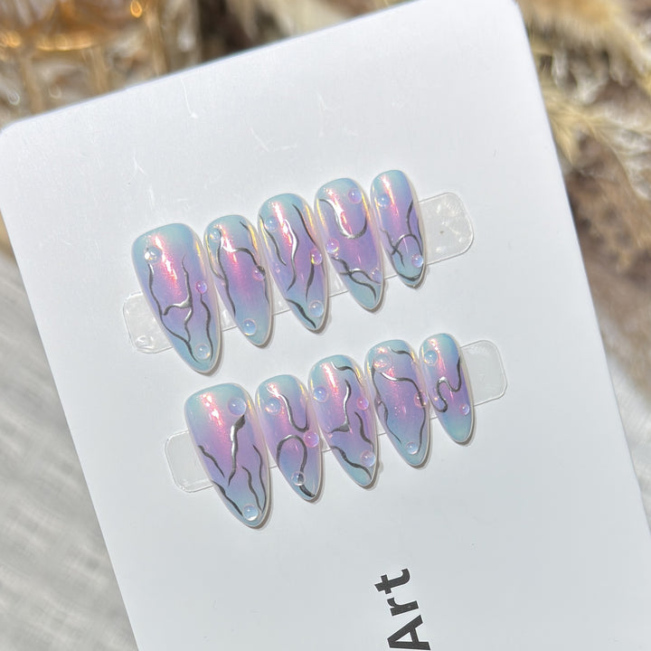 Iridescent Press-On Nail Set Bowlift