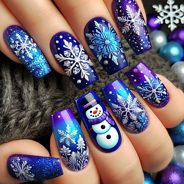 Winter Wonderland-Themed Nail Art Bowlift