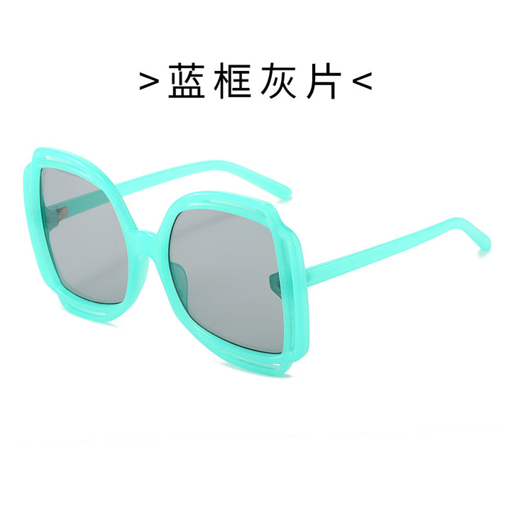 Ladies Fashion Sunglasses with Modern Frame Bowlift