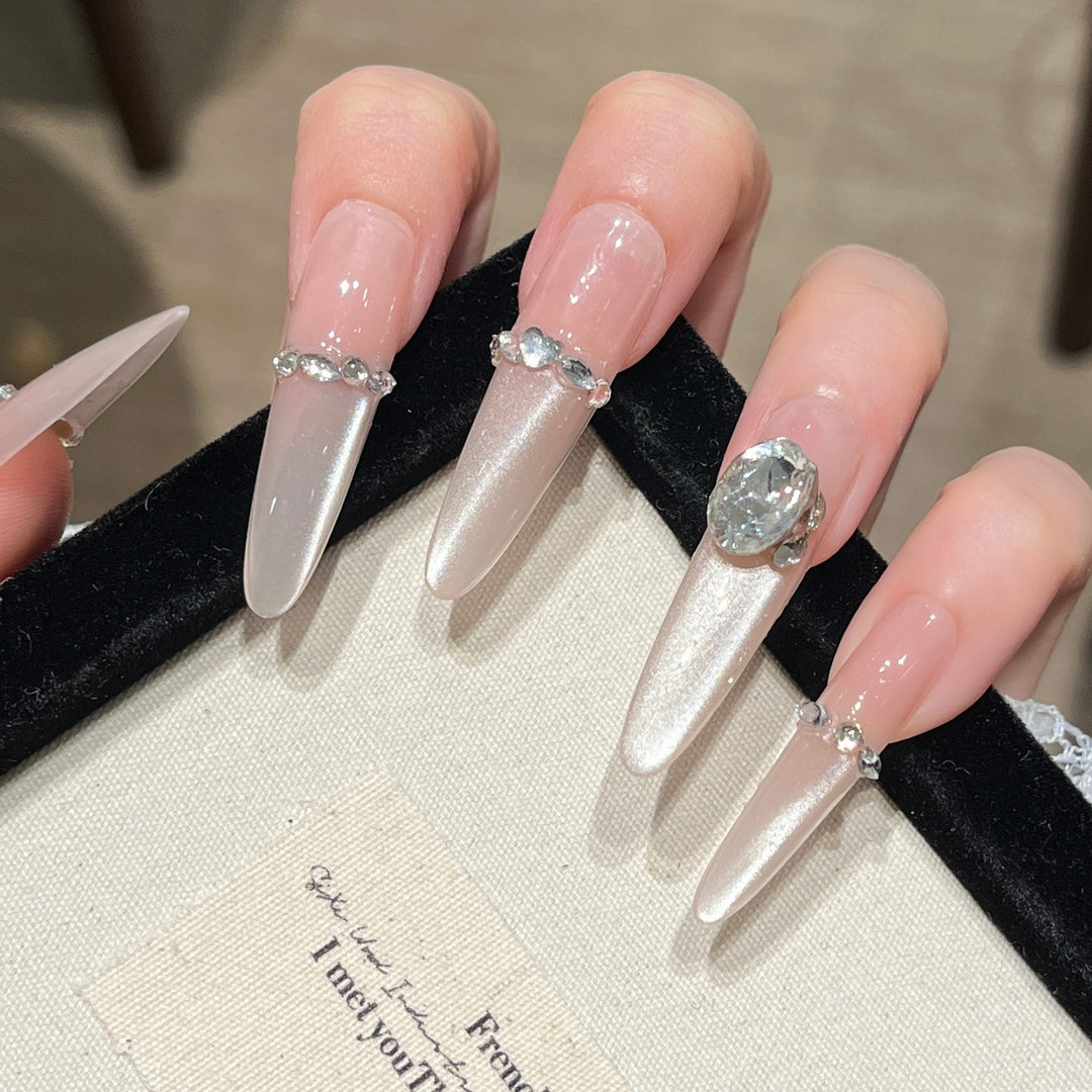 Luxury Rhinestone-Embellished Press-On Nail Set Bowlift