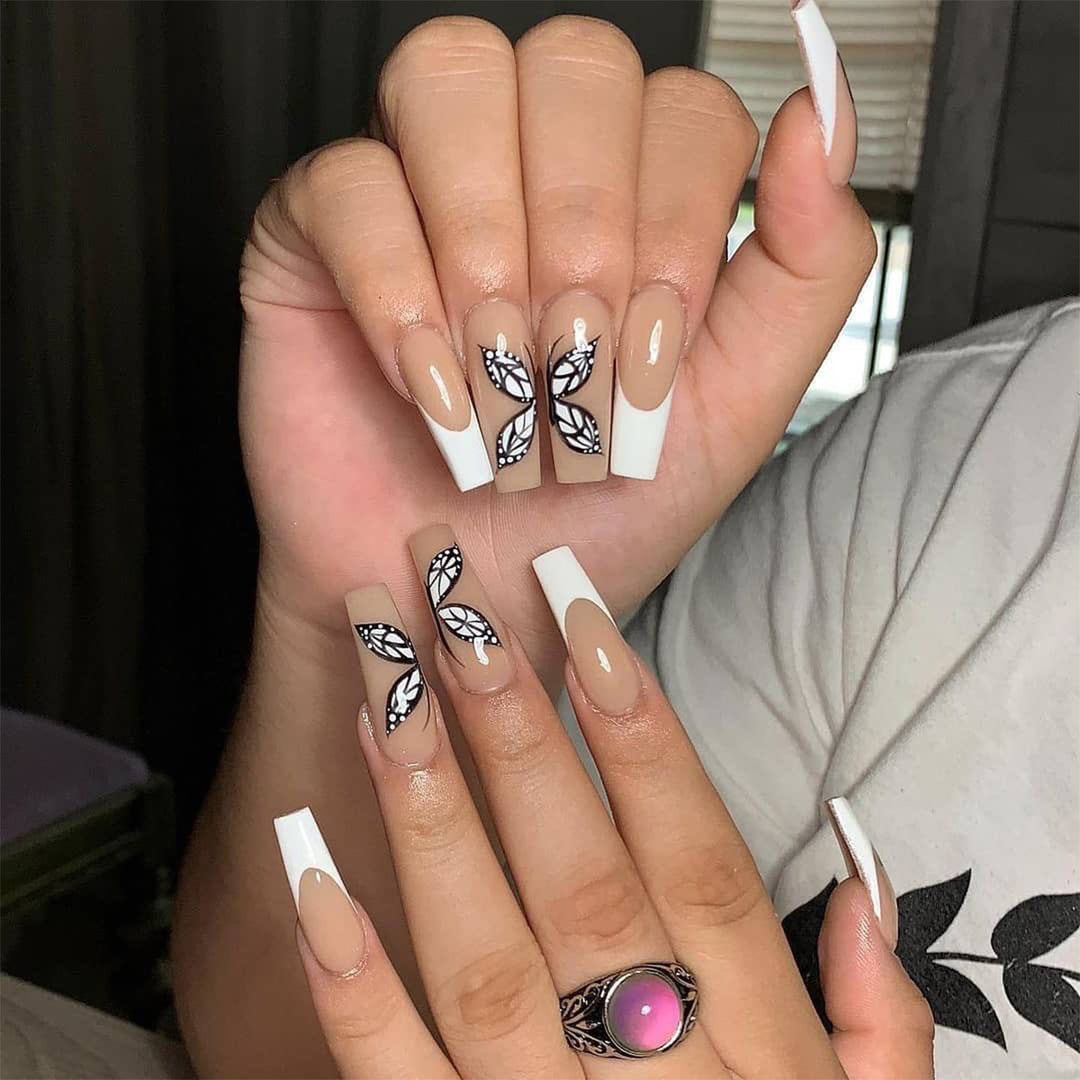 Artful Nail Extensions with Marbled Leaves Bowlift