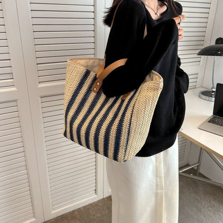 Durable and Stylish Handbag Bowlift