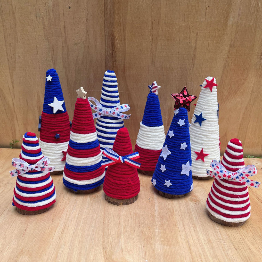 Unisex decorative table figure crocheted tree made of yarn with wooden base and star tip Bowlift