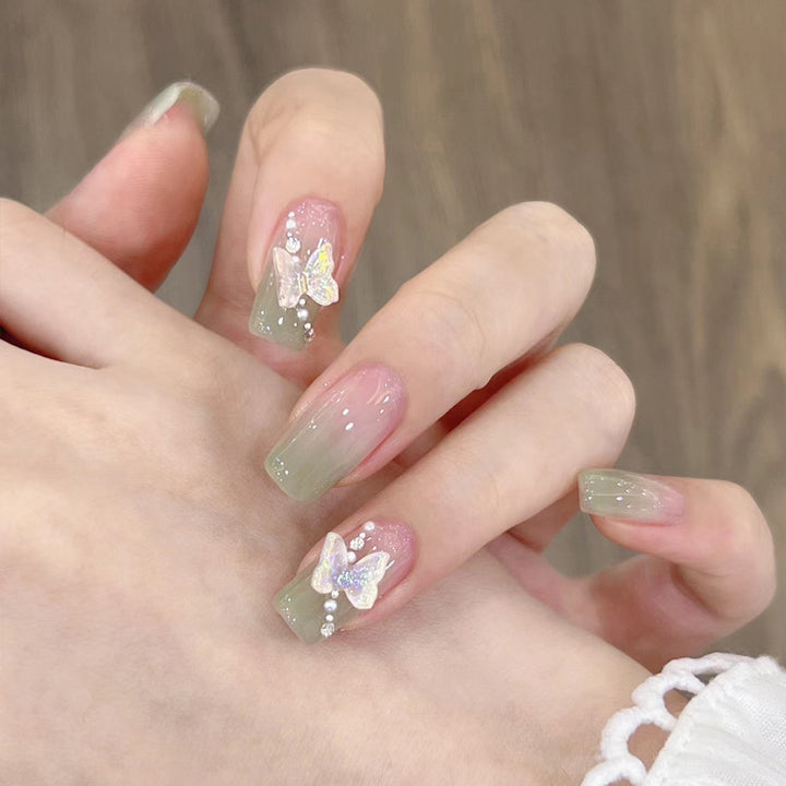 Artificial nails with heart design Bowlift