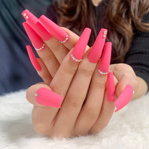 Artificial nail set with matte finish and sparkling rhinestone embellishments Bowlift