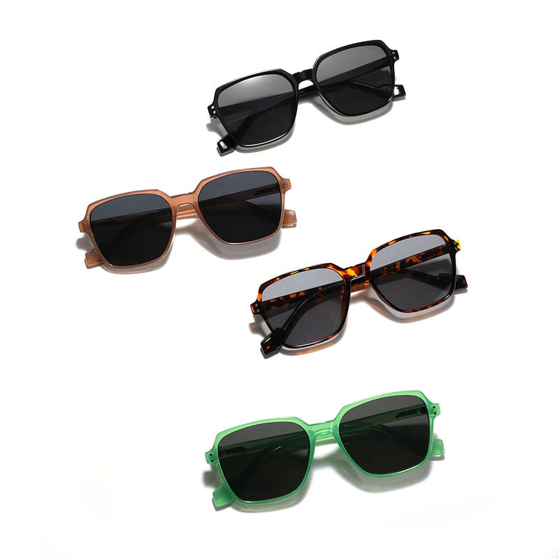 Women's square sunglasses with stylish plastic frame and polarized lenses Bowlift