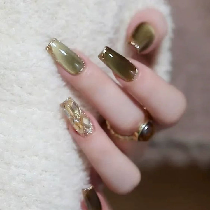 Glamorous Luxurious Press-On Nail Set Bowlift