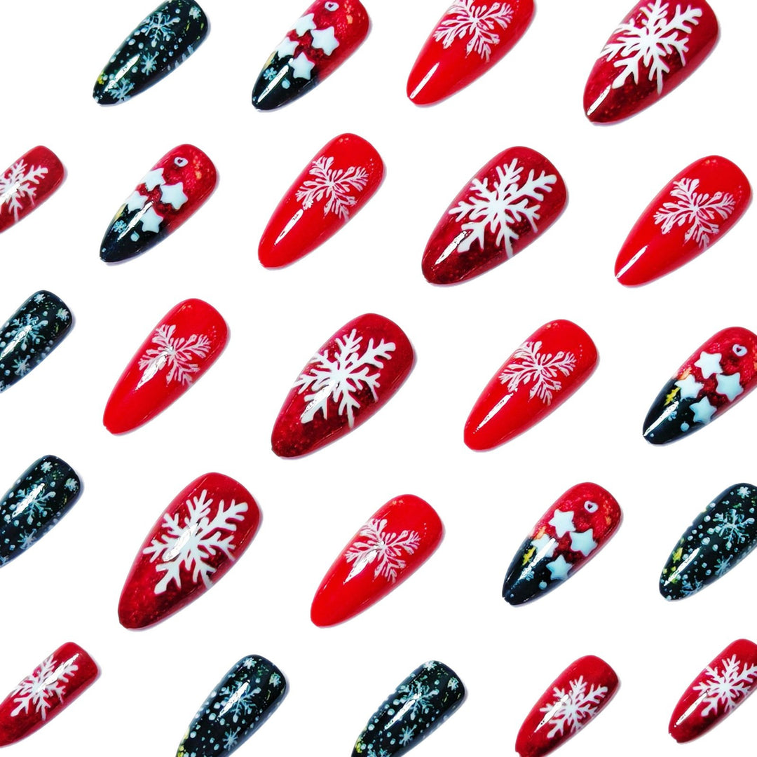 Artificial nails with festive snowflake and star motif Bowlift