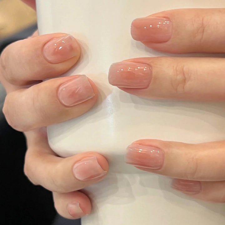 High-quality gel nails Bowlift
