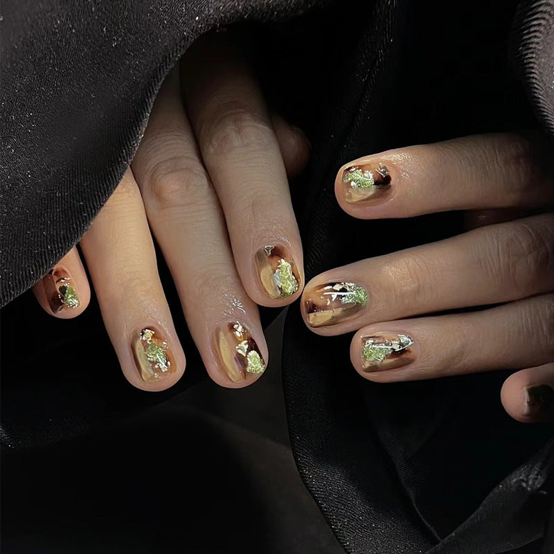 Artistic Press-On Nail Design Bowlift