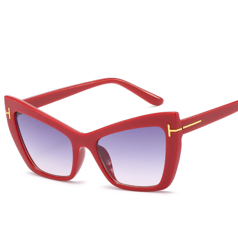 Cat-Eye Frame Sunglasses with Gradient Lenses Bowlift
