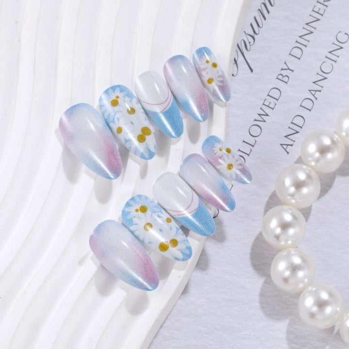 Nail art with floral designs Bowlift
