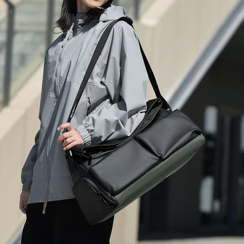 Versatile Multi-Pocket Messenger Bag Bowlift