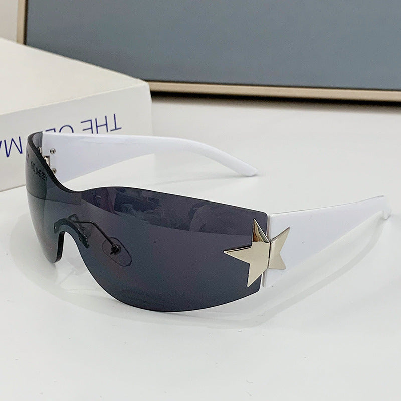 Women’s stylish sunglasses with artistic star accent Bowlift