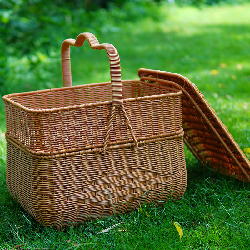 Ladies decorative laundry basket with lid and handle Bowlift