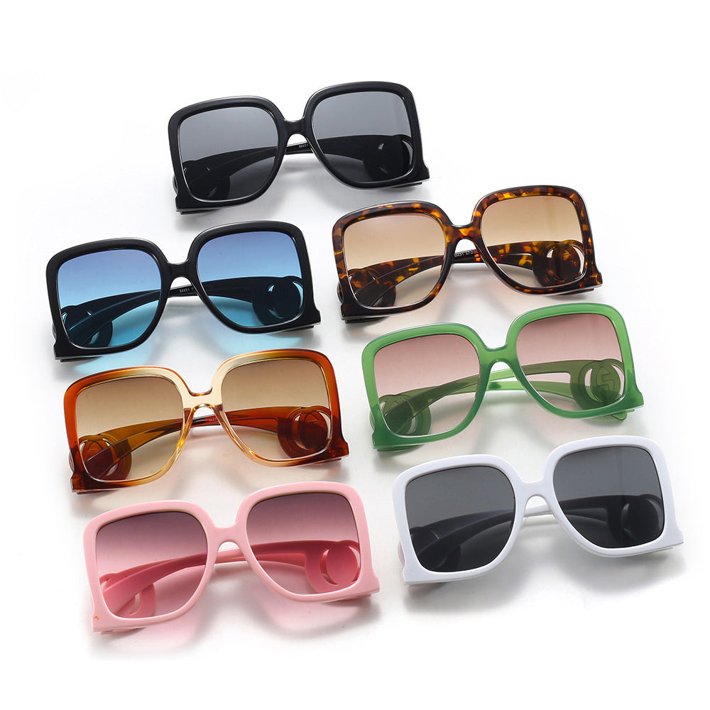 Women's sunglasses in elegant square design Bowlift