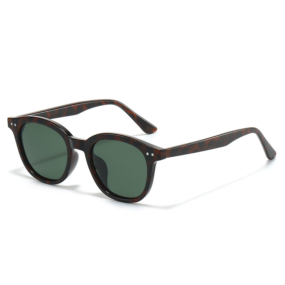 Retro-Style Oversized Sunglasses Bowlift