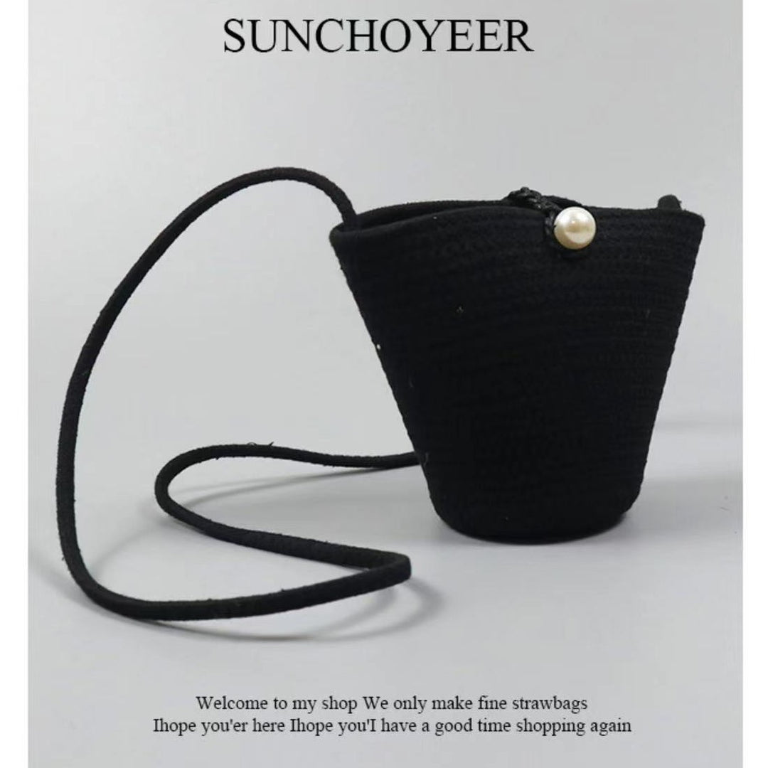 Elegant Handbag with Pearl Closure Bowlift