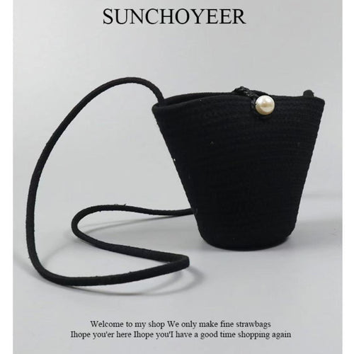 Elegant Handbag with Pearl Closure Bowlift