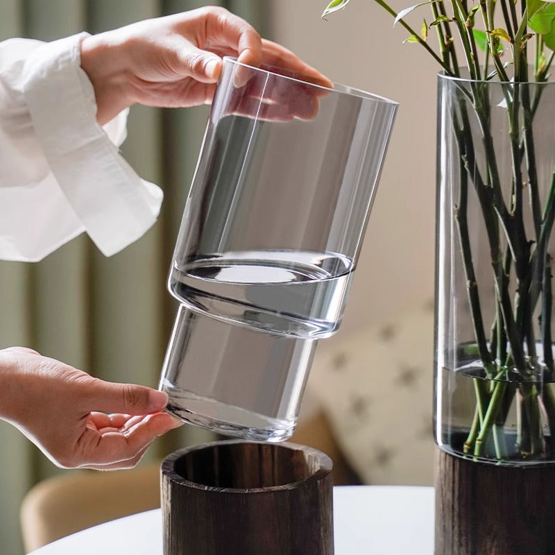 High-quality glass vase with wooden base Bowlift