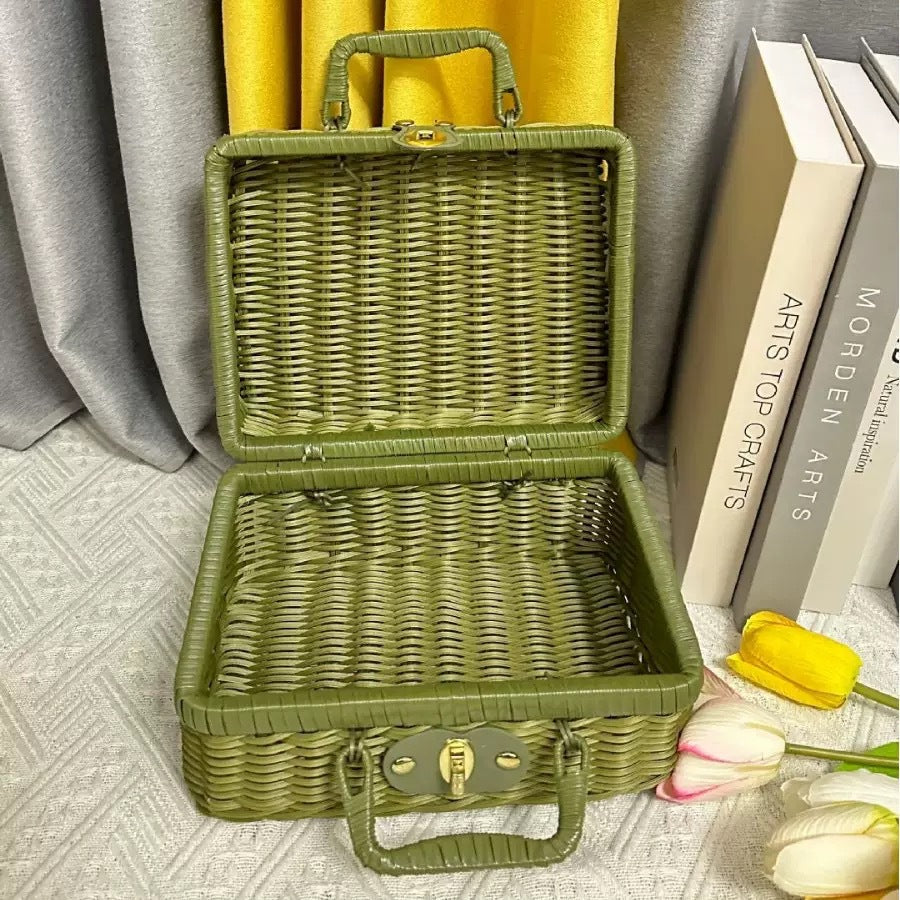 Ladies stylish and practical rattan cosmetic box Bowlift