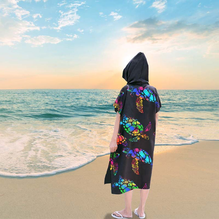 Bath towel with colorful sea turtle design Bowlift