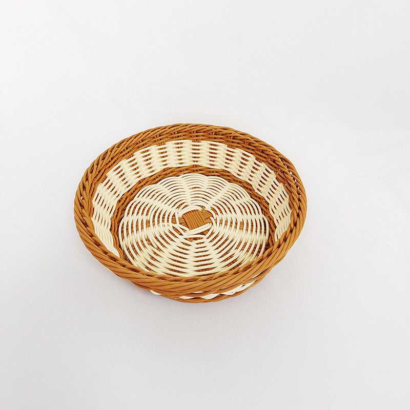 Basket with handwoven design Bowlift