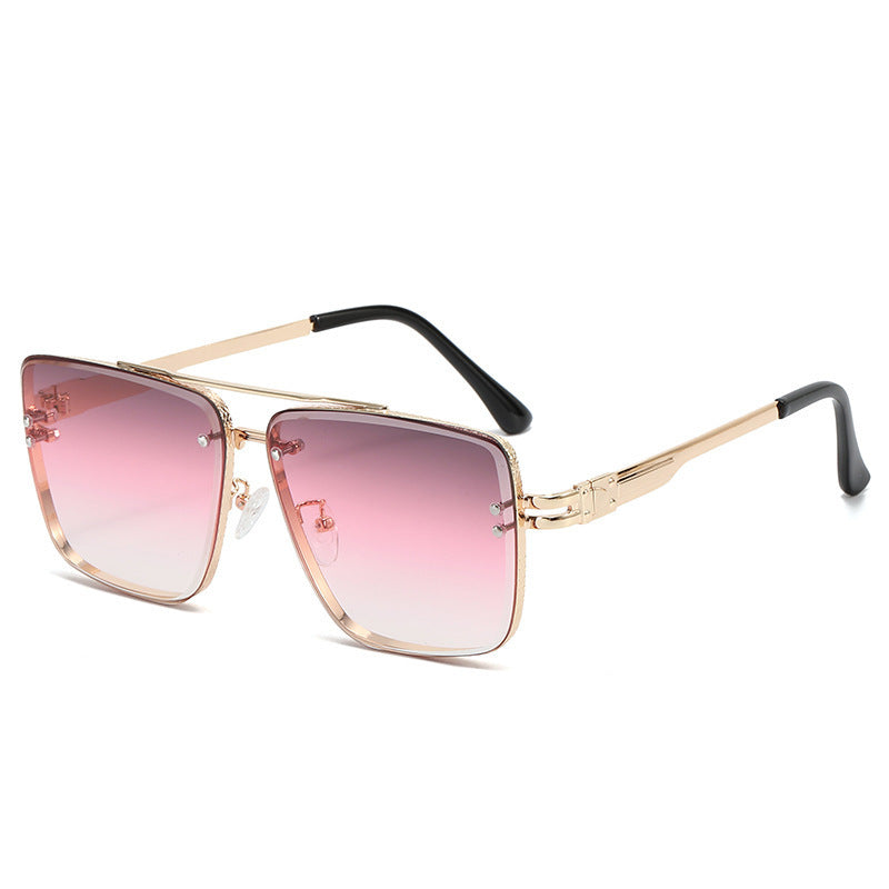 Women Elegant Oversized Sunglasses with Gradient Lenses and Eye-Catching Frame Bowlift