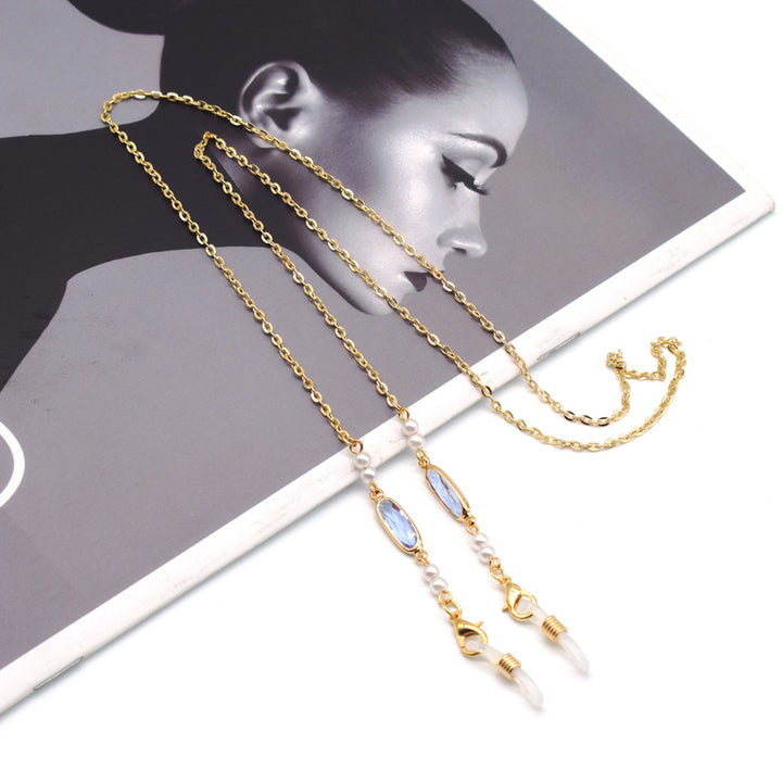 Elegant Eyewear Chain with Decorative Accents Bowlift