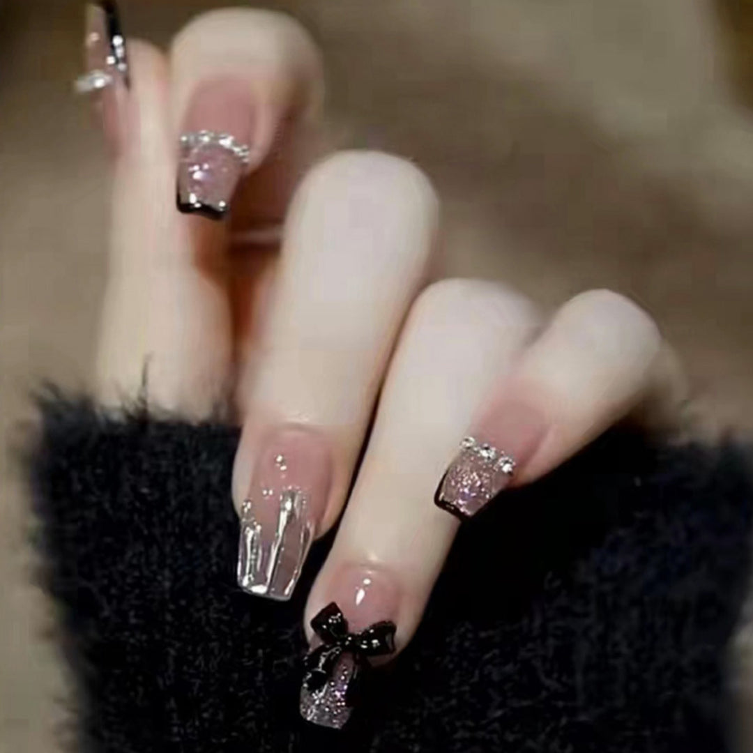 Festive Holiday Themed Press-On Nail Art Bowlift