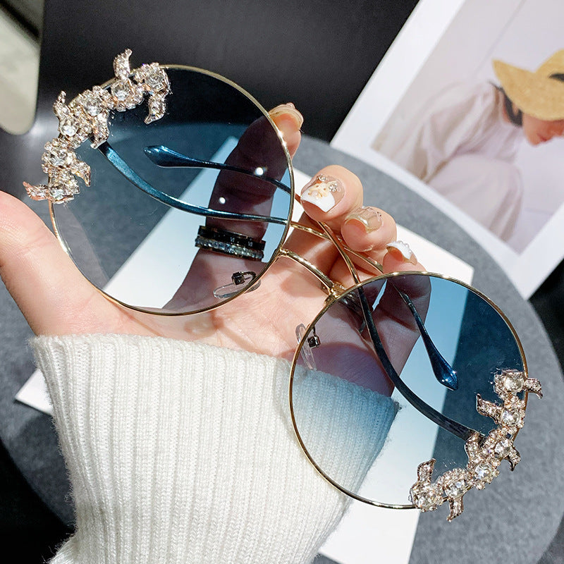 Ladies Glamorous Sunglasses with Sparkling Rhinestone Details Bowlift