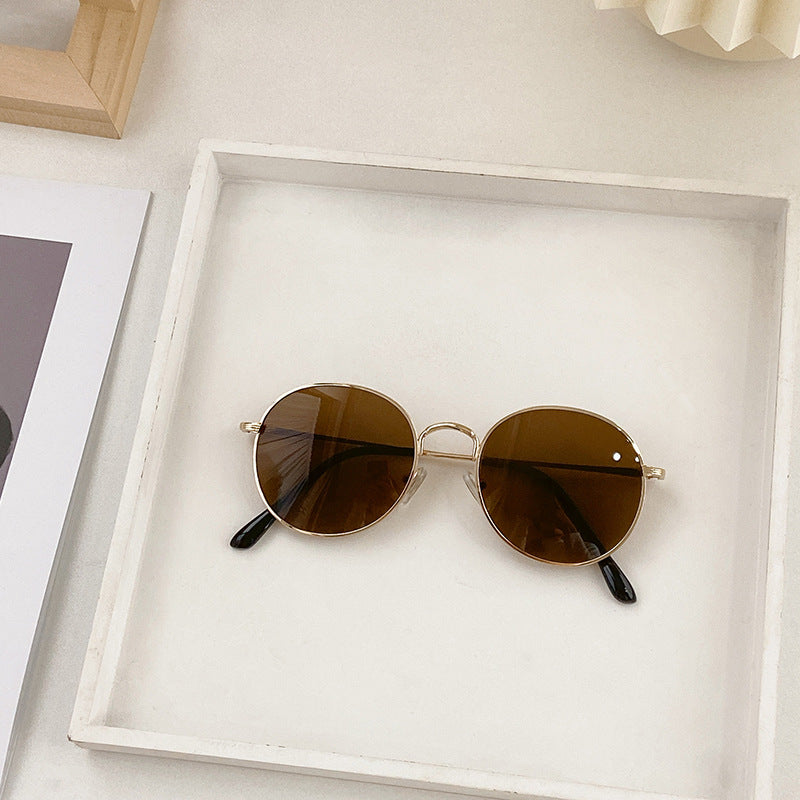 Fashion Round Sunglasses with Golden Frame Bowlift