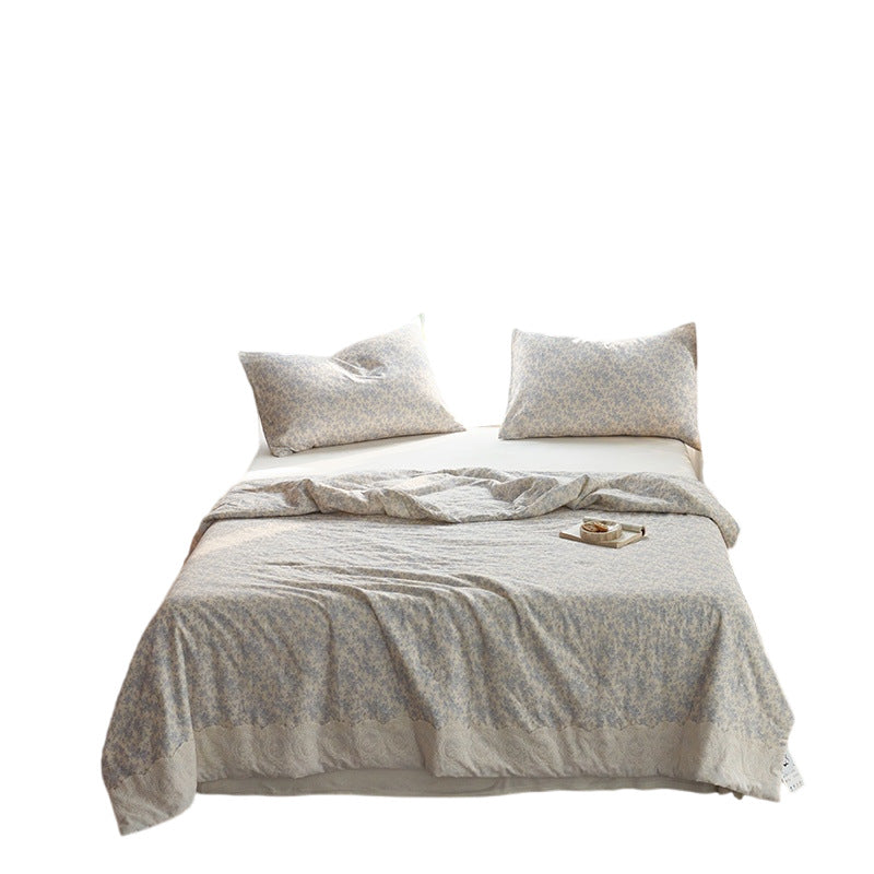Ladies elegant bedspread with delicate floral pattern Bowlift