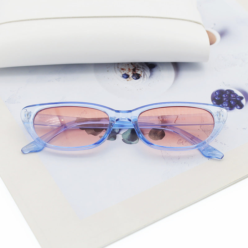 Women's Cat-Eye Sunglasses with Exclusive Design Bowlift