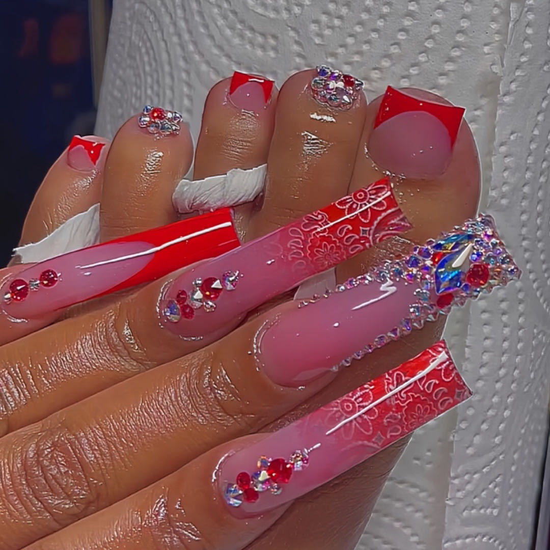Decorative Press-On Nail Extensions Bowlift