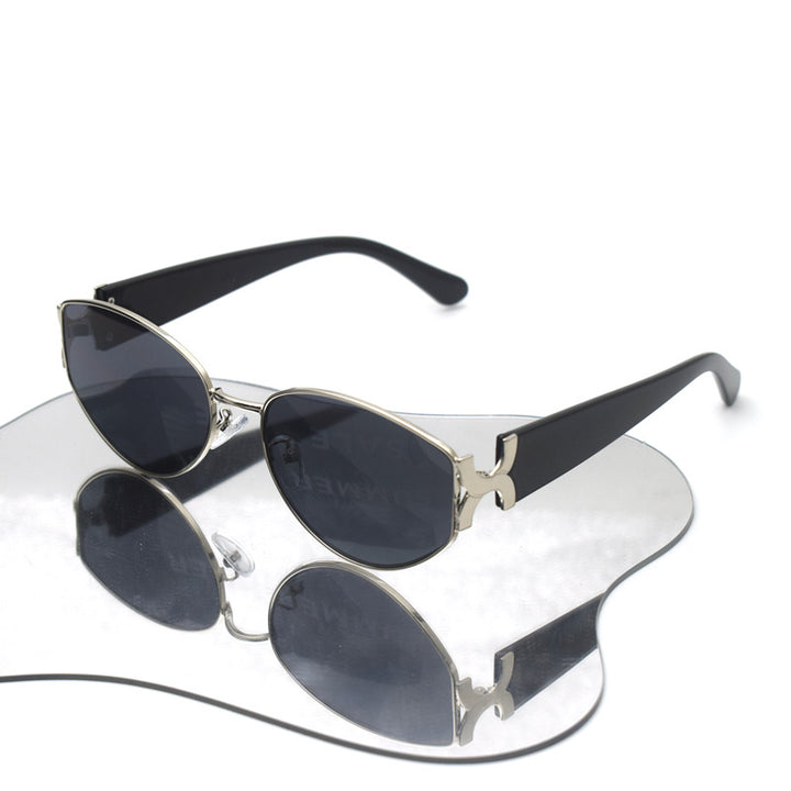 Cat-Eye Sunglasses Bowlift