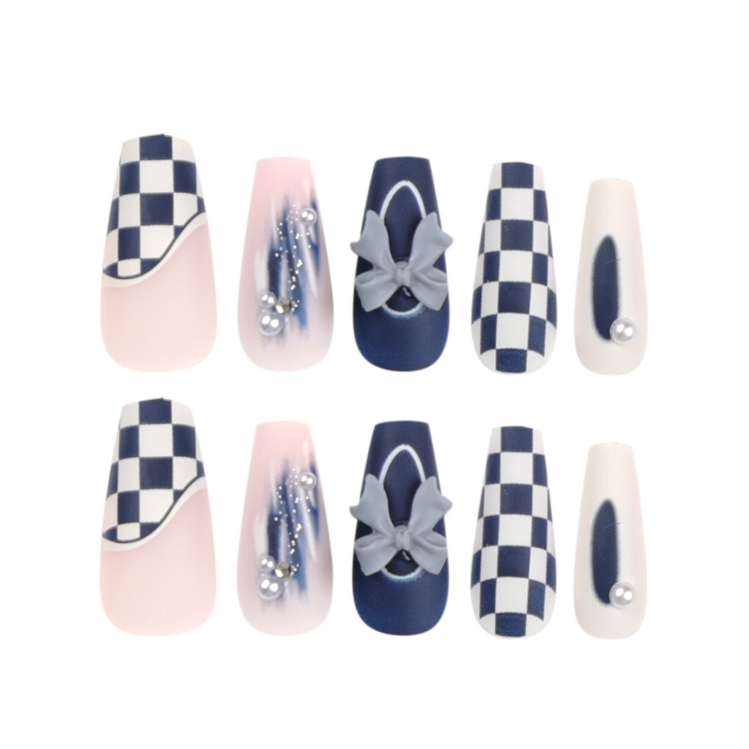 Artful nail decoration with bows and plaid pattern Bowlift