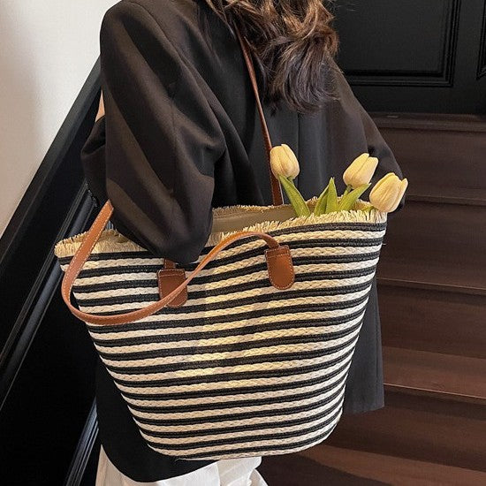 Beach bag with unique woven design Bowlift